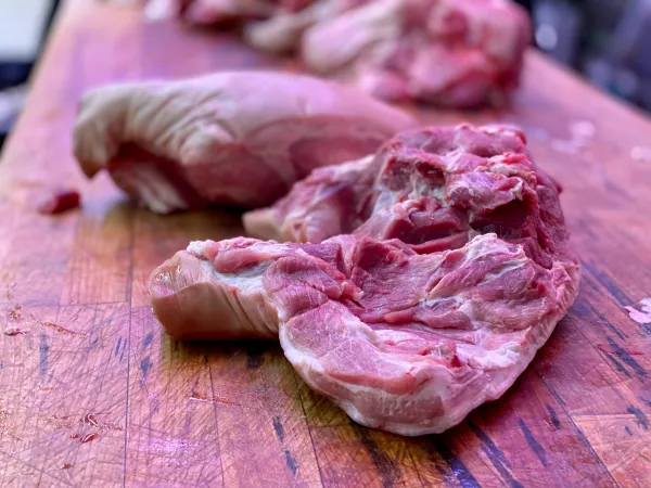 Более 60 тысяч тонн свинины произвели в Приморье с начала года